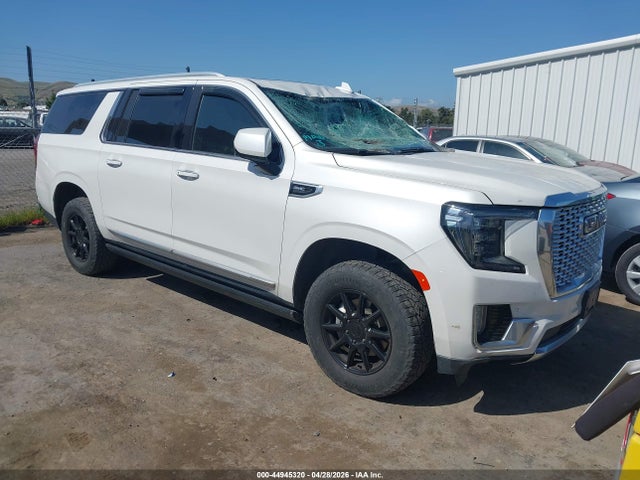 Salvage GMC Yukon Image