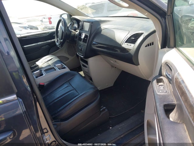 Chrysler Town & Country Touring