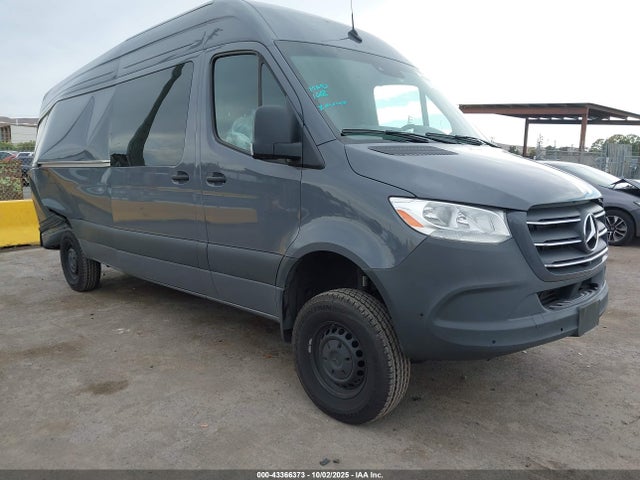 Salvage Mercedes-Benz Sprinter 2500 Image