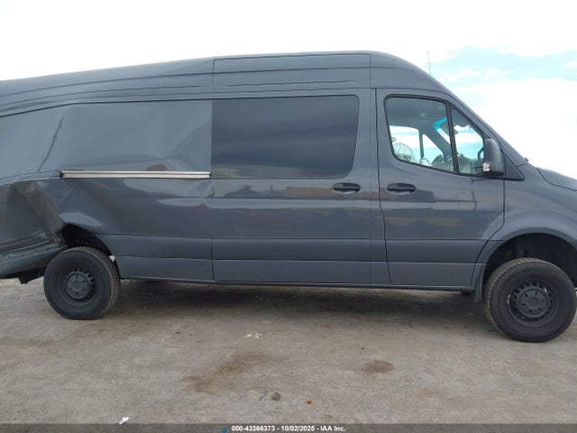 Mercedes-Benz Sprinter 2500 High Roof 4-cyl Diesel Ho