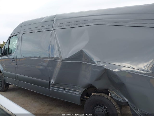 Mercedes-Benz Sprinter 2500 High Roof 4-cyl Diesel Ho