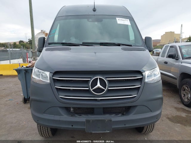 Mercedes-Benz Sprinter 2500 High Roof 4-cyl Diesel Ho