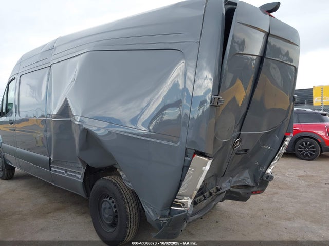 Mercedes-Benz Sprinter 2500 High Roof 4-cyl Diesel Ho
