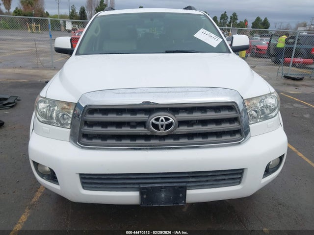 Toyota Sequoia Sr5 5.7l V8