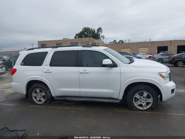 Toyota Sequoia Sr5 5.7l V8