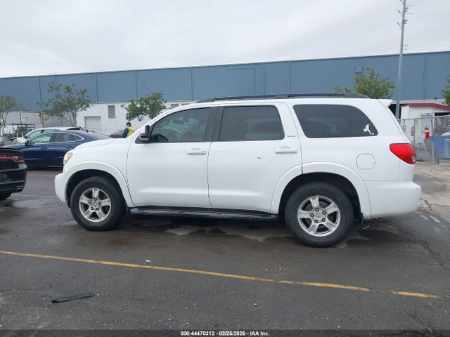 Toyota Sequoia Sr5 5.7l V8