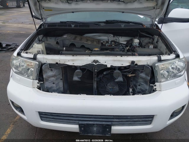 Toyota Sequoia Sr5 5.7l V8