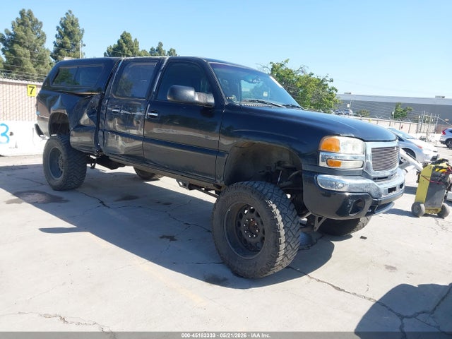 Salvage GMC Sierra 2500 Image