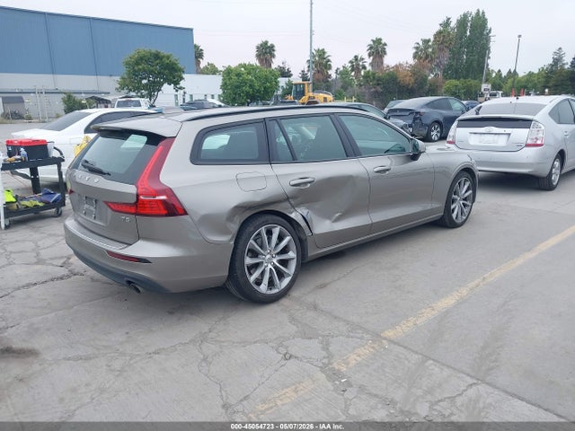Volvo V60 T5 Momentum