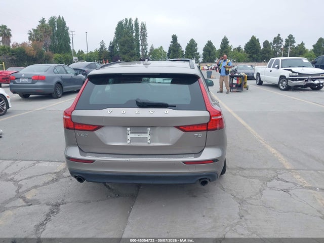 Volvo V60 T5 Momentum