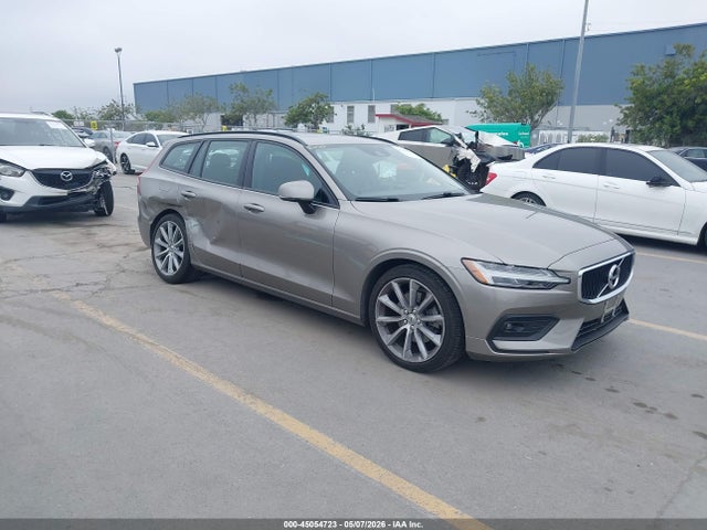 Salvage Volvo V60 Image