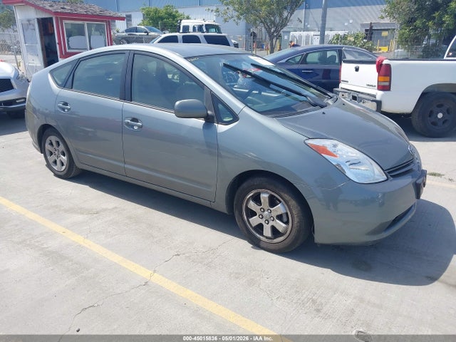 Salvage Toyota Prius Image
