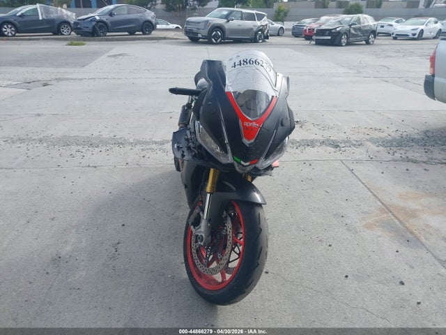 Aprilia Rsv4 1100