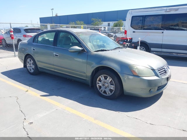Salvage Nissan Altima Image