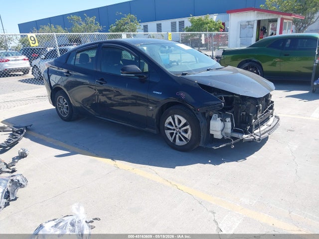Salvage Toyota Prius Image