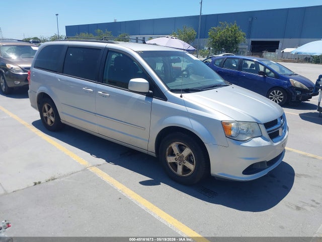 Salvage Dodge Grand Caravan Image