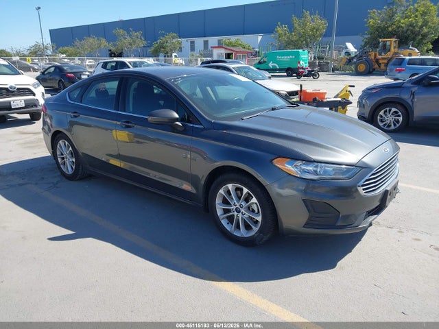 Salvage Ford Fusion Image