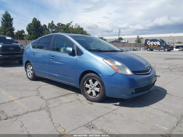 Salvage Toyota Prius Image