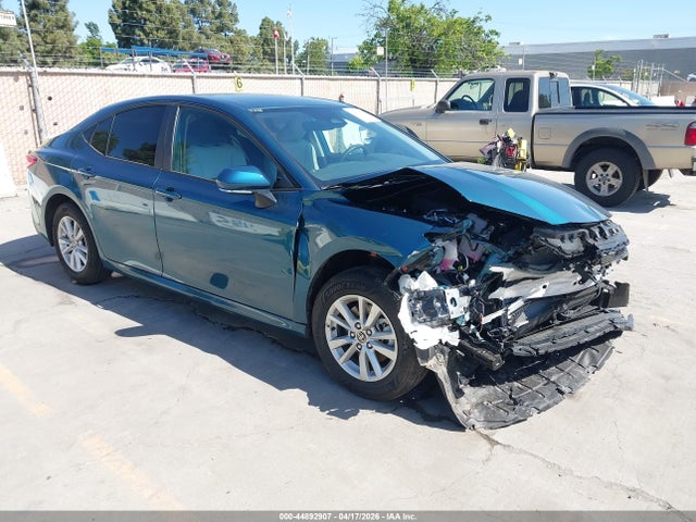 Salvage Toyota Camry Image
