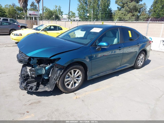 Toyota Camry Le