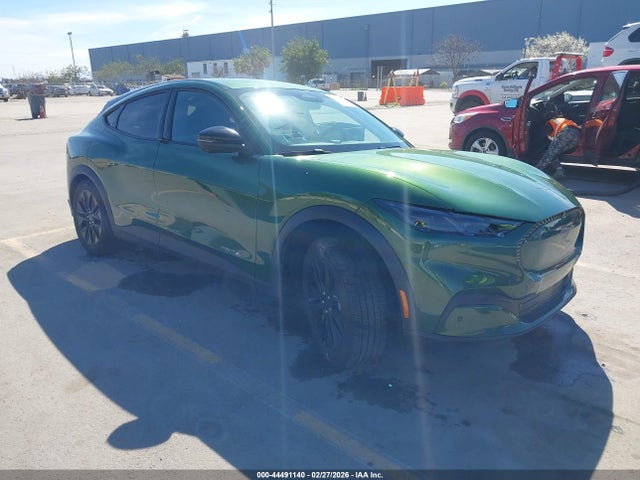 Salvage Ford Mustang Image