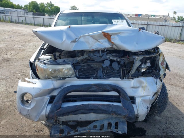 Toyota Tacoma Base V6