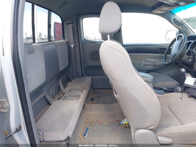 Toyota Tacoma Base V6