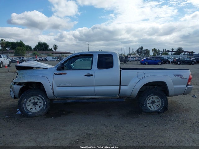 Toyota Tacoma Base V6