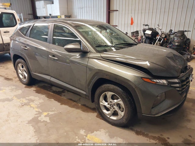 Salvage Hyundai TUCSON Image