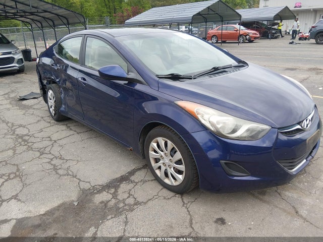 Salvage Hyundai ELANTRA Image