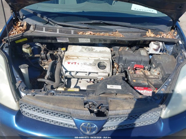 Toyota Sienna Le
