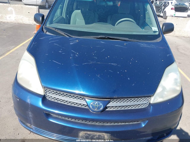 Toyota Sienna Le