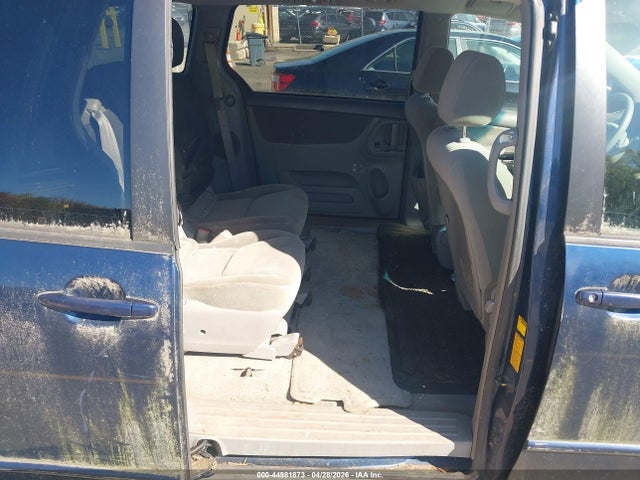 Toyota Sienna Le