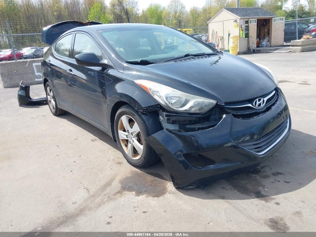 Salvage Hyundai ELANTRA Image