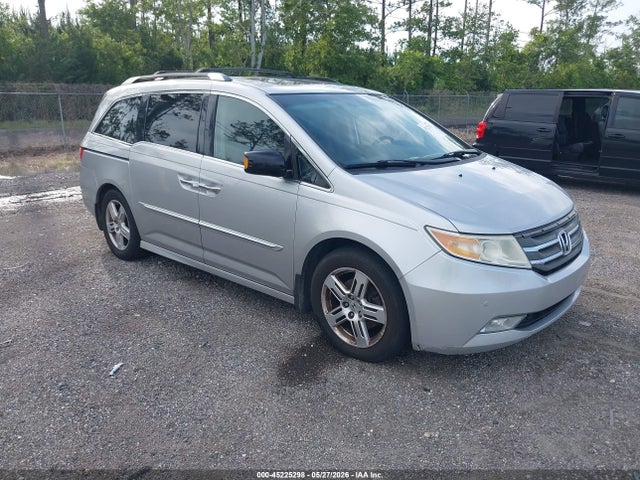 Salvage Honda Odyssey Image