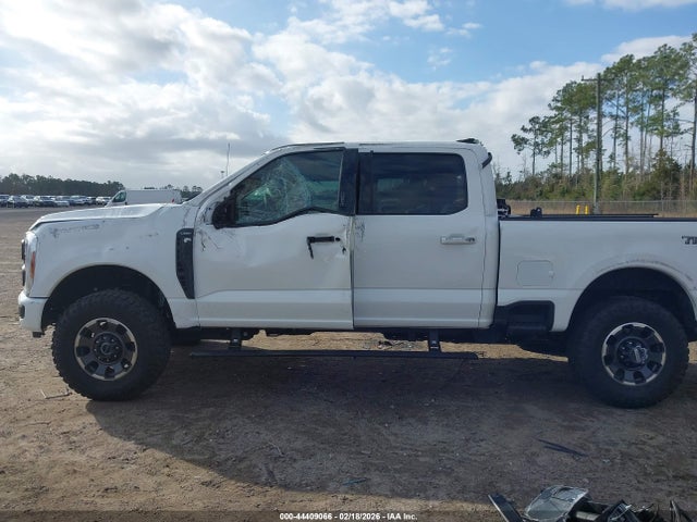 Ford F-250 Lariat