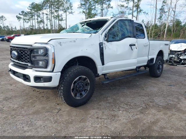 Ford F-250 Lariat