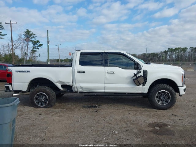 Ford F-250 Lariat