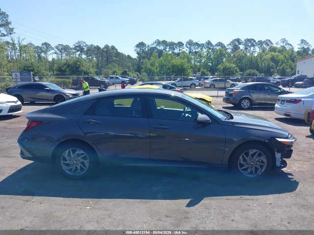 Hyundai ELANTRA Sel