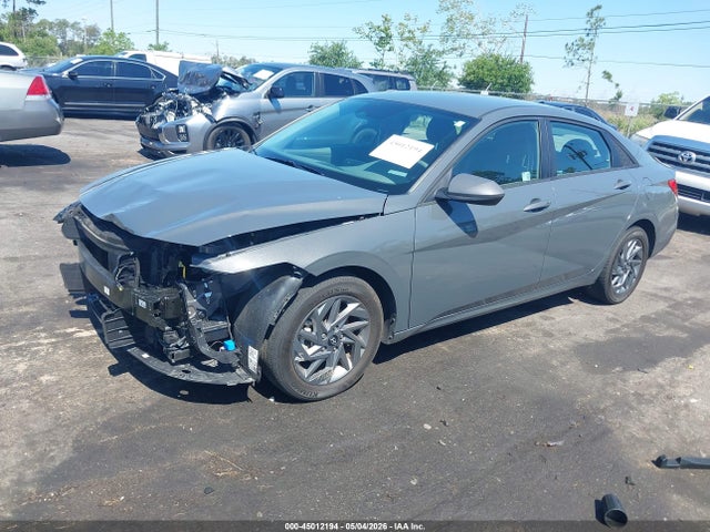 Hyundai ELANTRA Sel