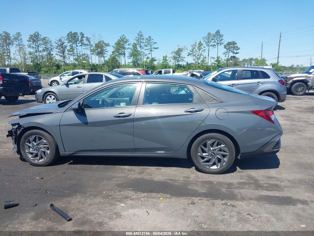 Hyundai ELANTRA Sel