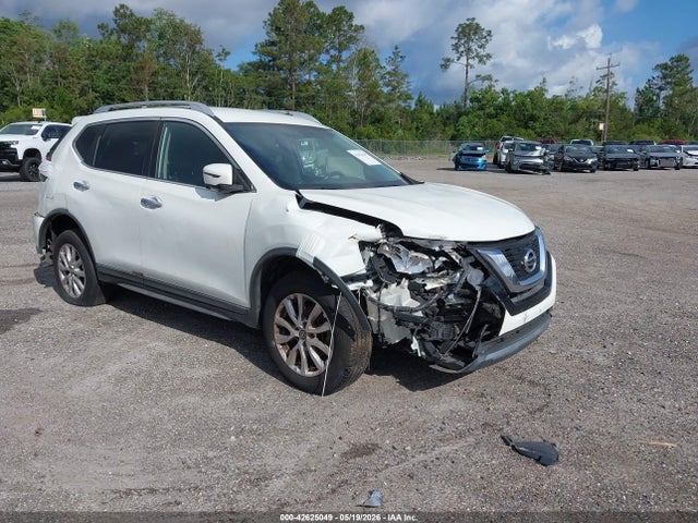 Salvage Nissan Rogue Image