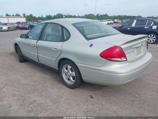 Ford Taurus Se