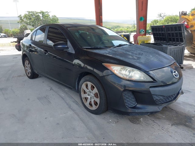 Salvage Mazda Mazda3 Image