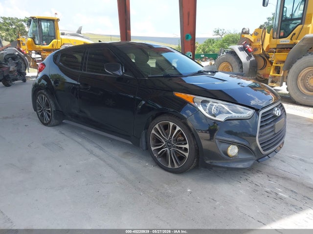 Salvage Hyundai VELOSTER Image