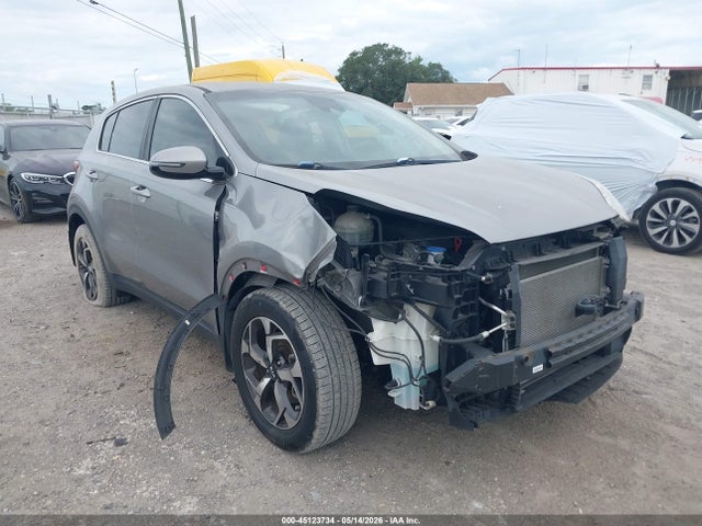 Salvage Kia Sportage Image