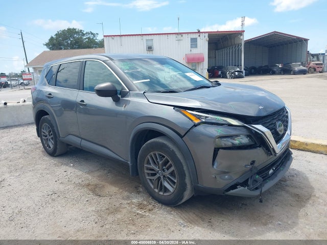Salvage Nissan Rogue Image