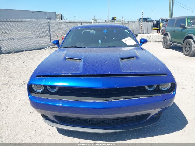 Dodge Challenger Sxt
