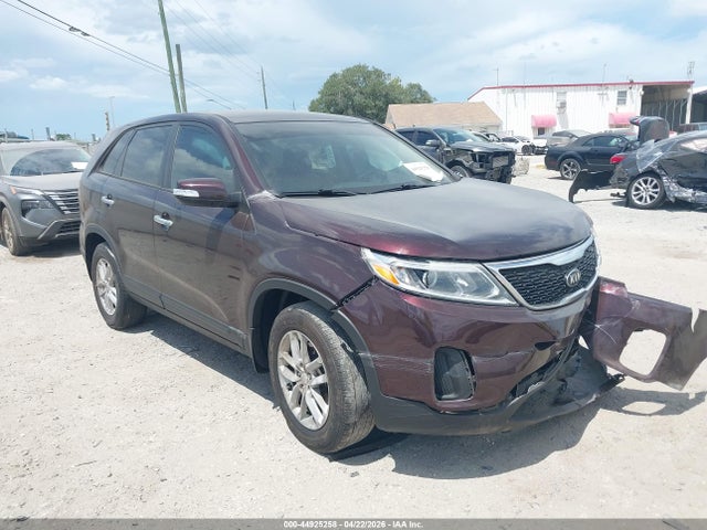 Salvage Kia Sorento Image