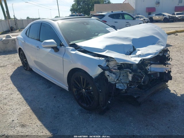 Salvage Toyota Camry Image